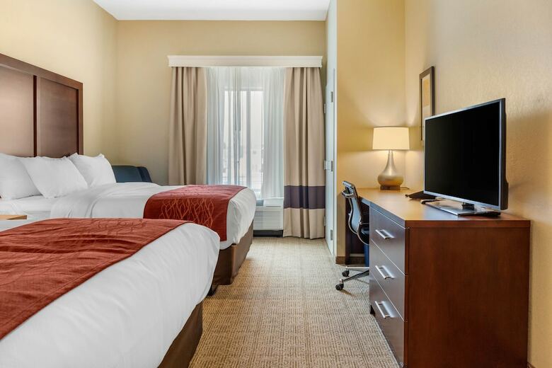 Hotel Comfort Inn & Suites
