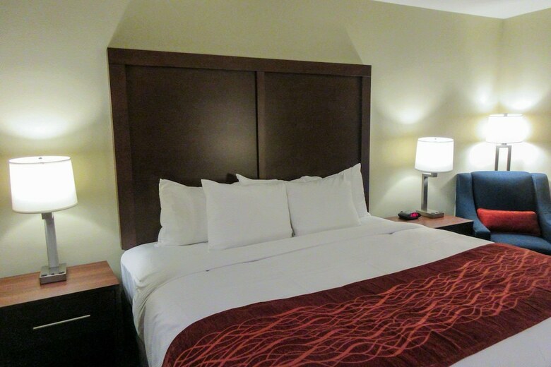 Hotel Comfort Inn & Suites