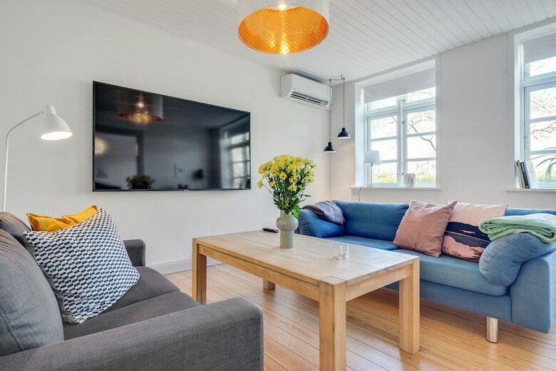 Apartment 2 Bedroom With Lake View