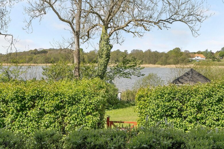 Apartment 2 Bedroom With Lake View