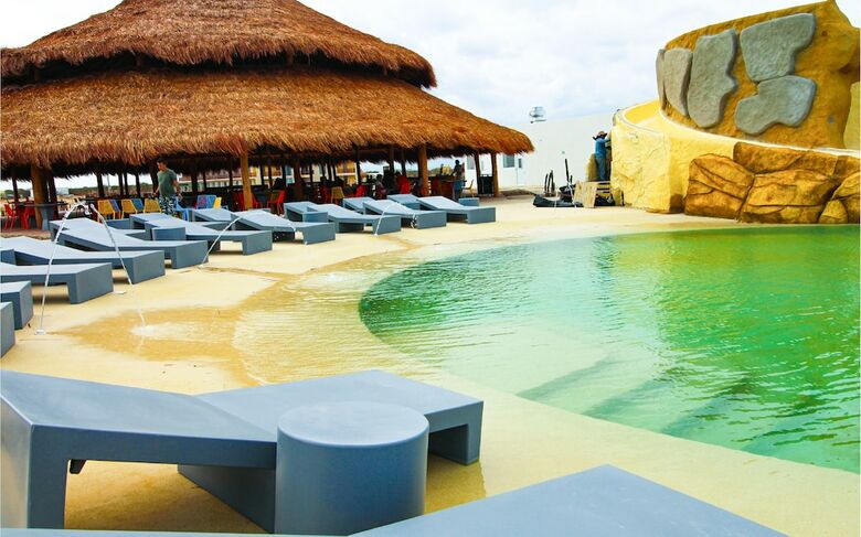 Hotel On Vacation Wayira