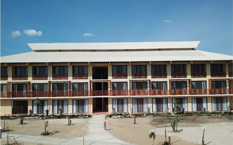 Hotel On Vacation Wayira