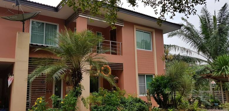Hotel Baantai Homestay