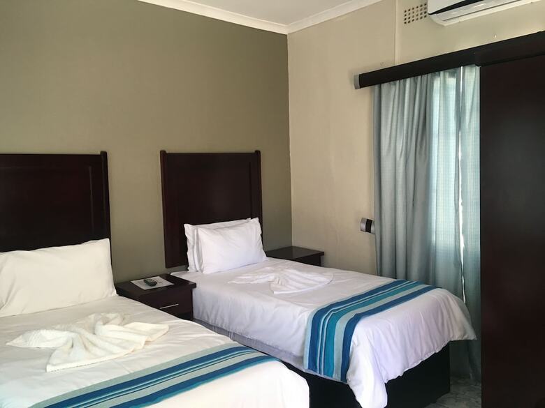 Hotel Travel Link Guest House