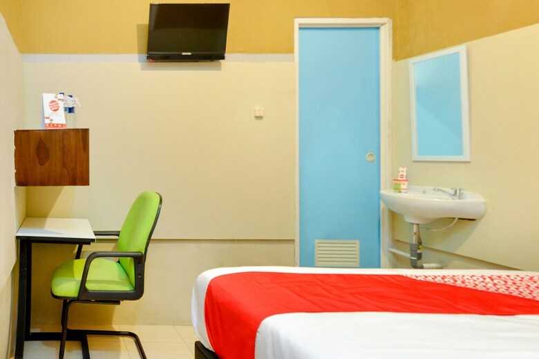 Hostal Oyo 476 Hotel Naura