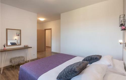 Seven-bedroom Holiday Home In Kamenmost