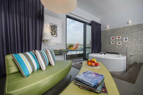 Lodge The Fifties Suites