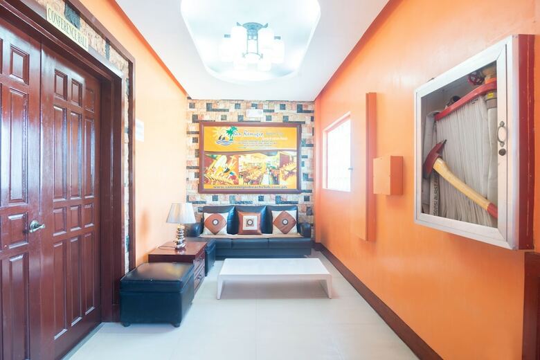 Hotel Oyo 159 San Remigio Pensionne Suites
