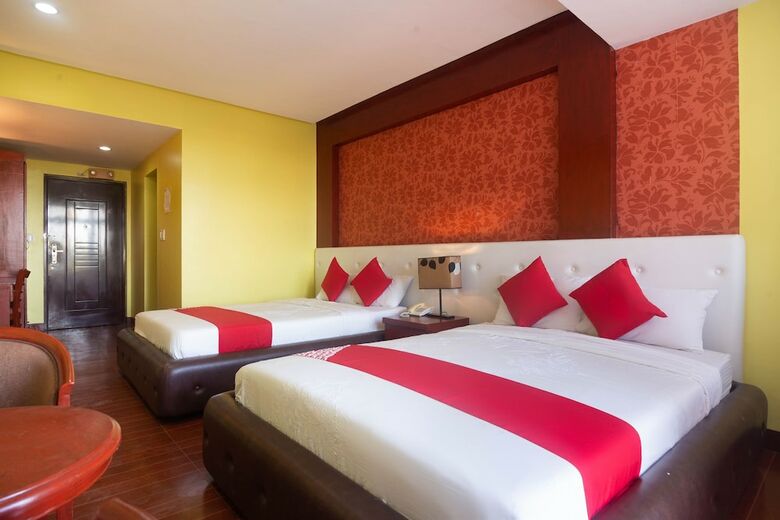 Hotel Oyo 159 San Remigio Pensionne Suites