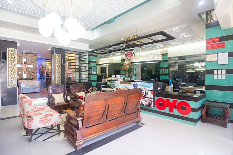Hotel Oyo 159 San Remigio Pensionne Suites