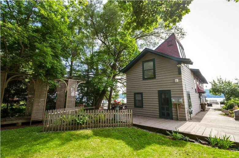 Apartamentos Ithaca Boat House