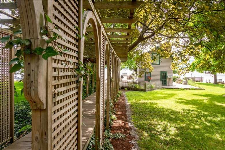 Apartamentos Ithaca Boat House