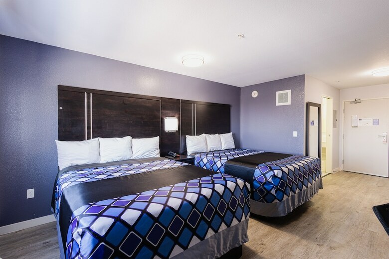 Hotel Coratel Inn & Suites Inver Grove Heights