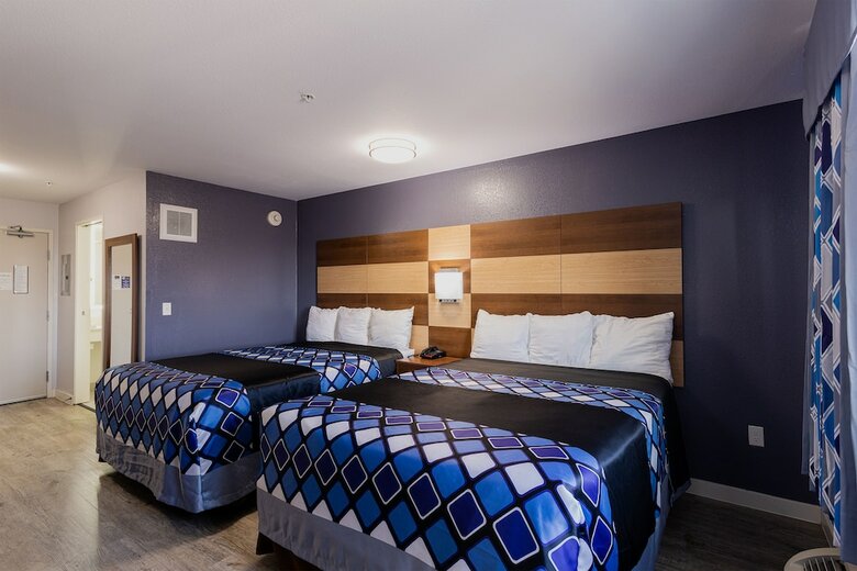 Hotel Coratel Inn & Suites Inver Grove Heights