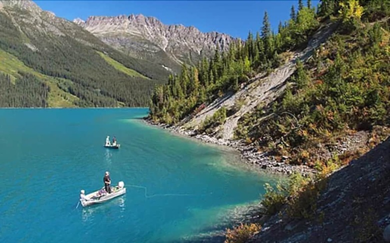 Posada Fortress Lake Wilderness Retreat