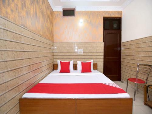 Oyo 12967 Hotel Simran