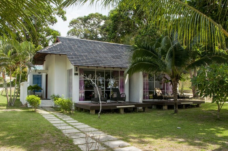 Hotel Sari Pacifica Resort & Spa Sibu Island