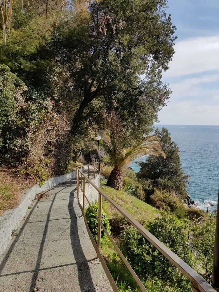 Lovely Apartment On The Ligurian Sea