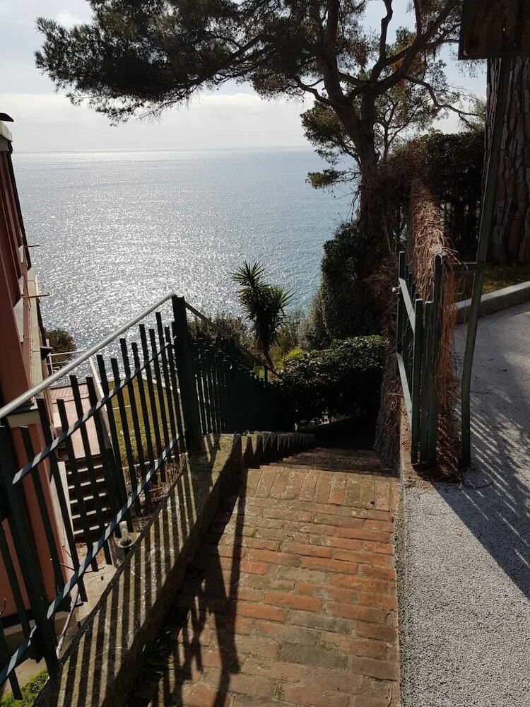Lovely Apartment On The Ligurian Sea
