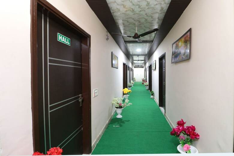 Hotel Oyo 28338 New Life