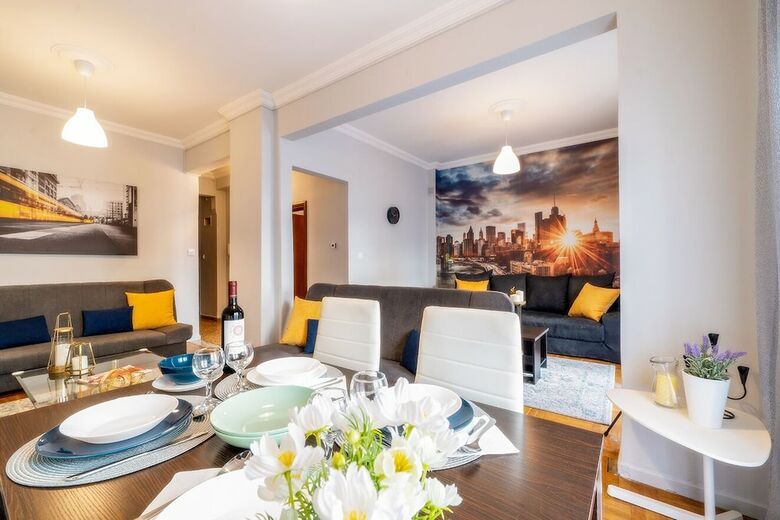 Apartamentos Corona Deluxe Apt (Must)