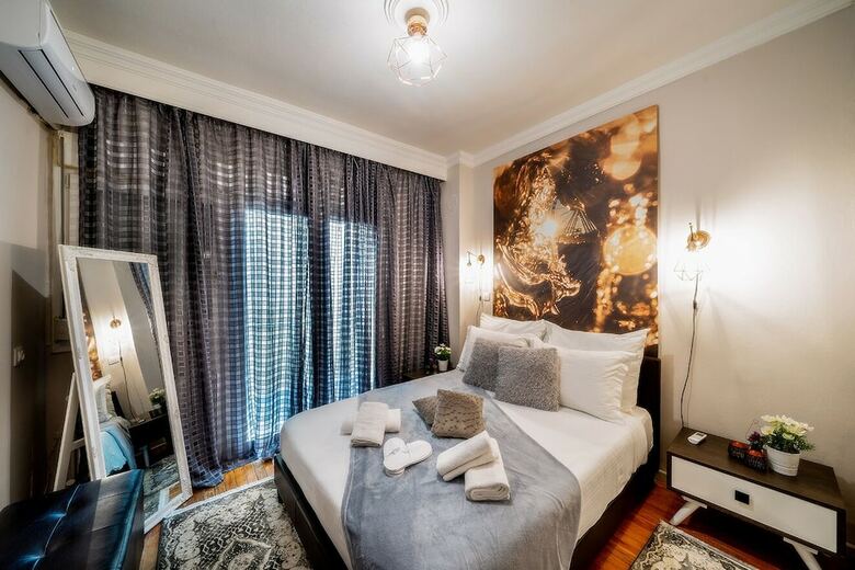 Apartamentos Corona Deluxe Apt (Must)