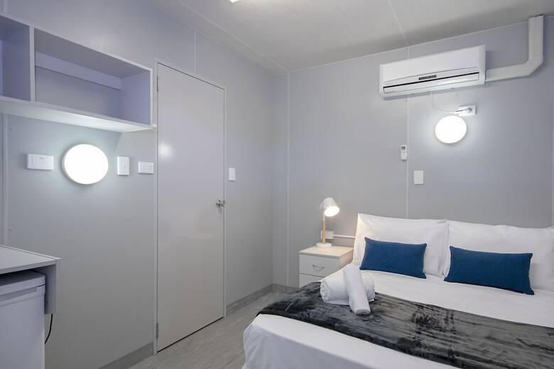 Hotel Lake Kawana Accommodation