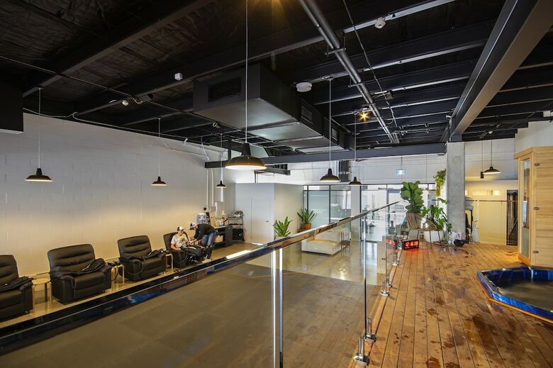 Hotel Lake Kawana Accommodation