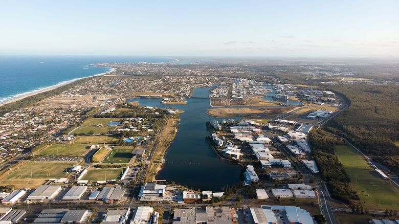 Hotel Lake Kawana Accommodation