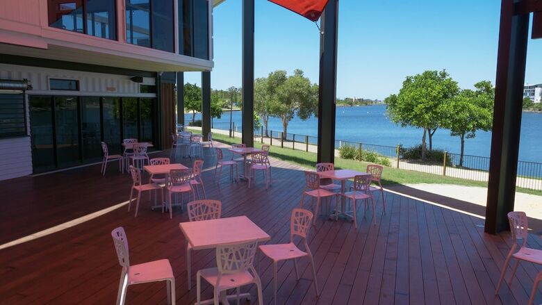 Hotel Lake Kawana Accommodation