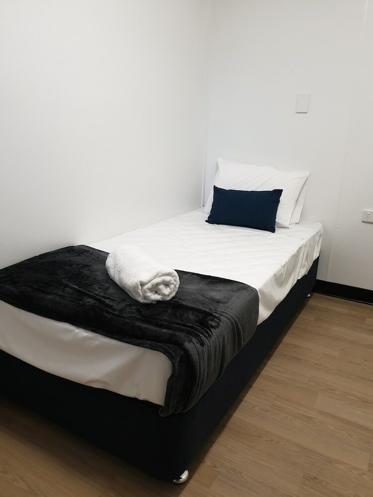 Hotel Lake Kawana Accommodation