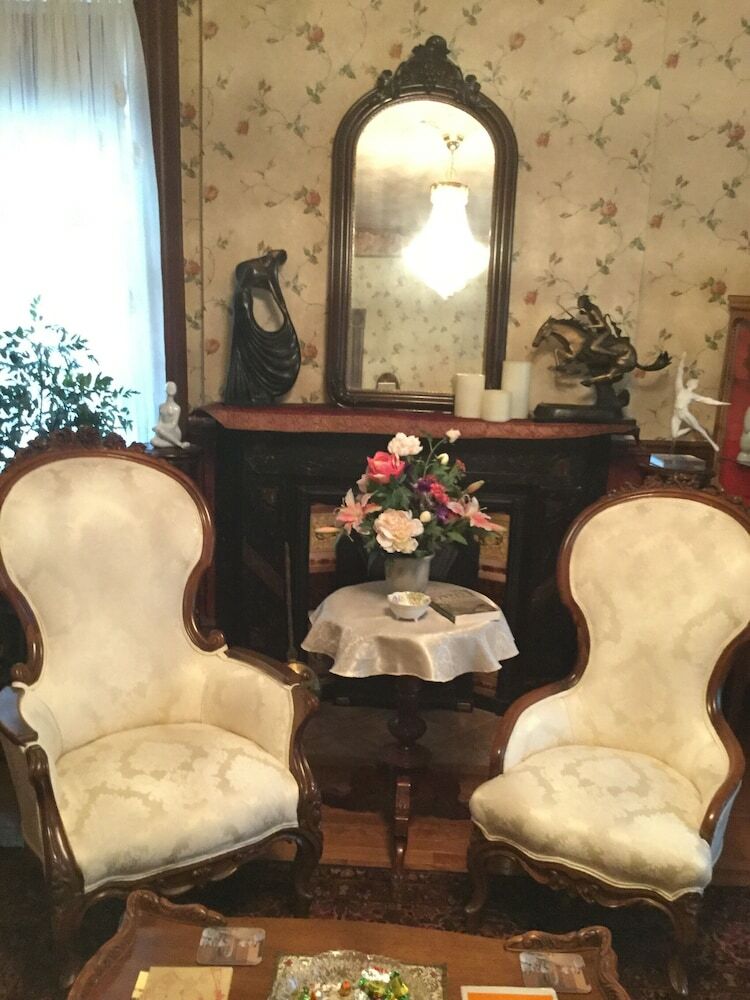 Pemberley House Bed And Breakfast