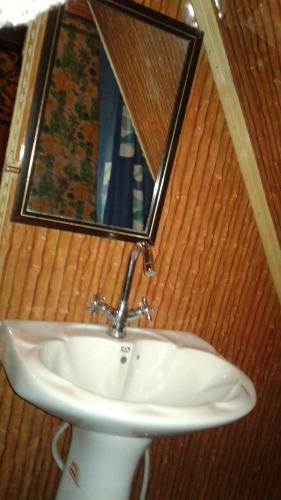 Hotel Haroon Houseboat