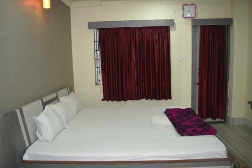 Hotel Mamoni Group