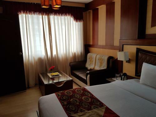 Hotel Ponmari Residencyy