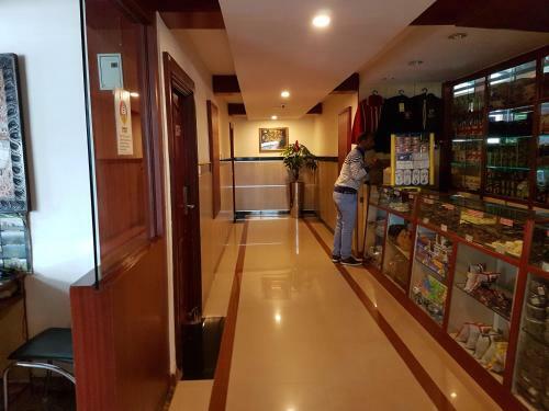 Hotel Ponmari Residencyy