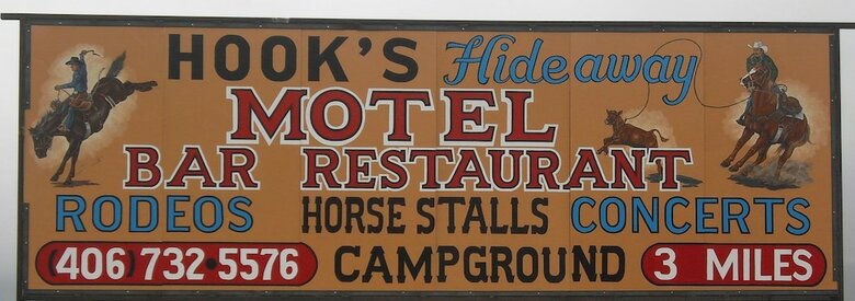 Hooks Hideaway Motel