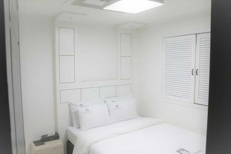 Hotel Must Stay