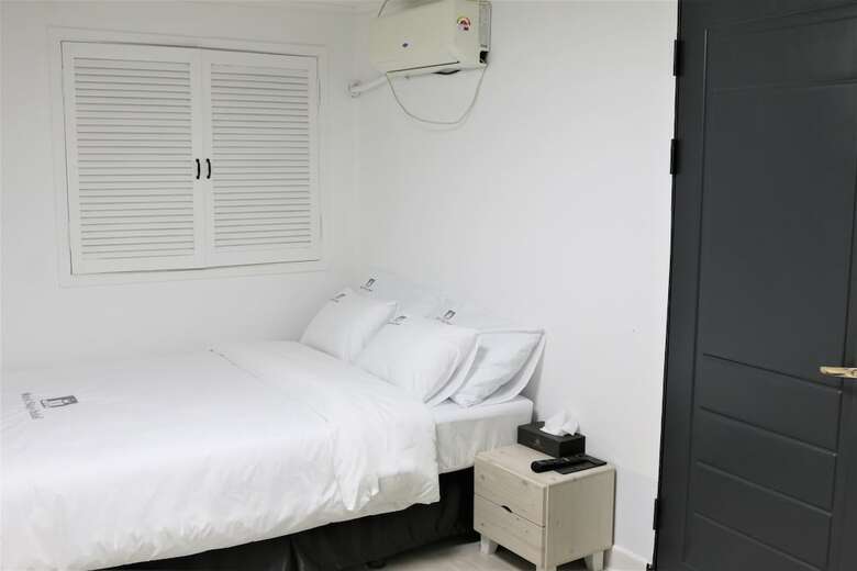 Hotel Must Stay