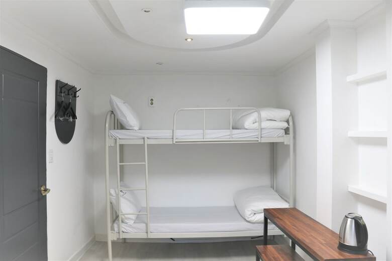 Hotel Must Stay