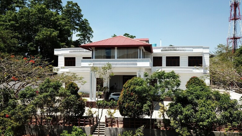 Hotel Pearl White Palace