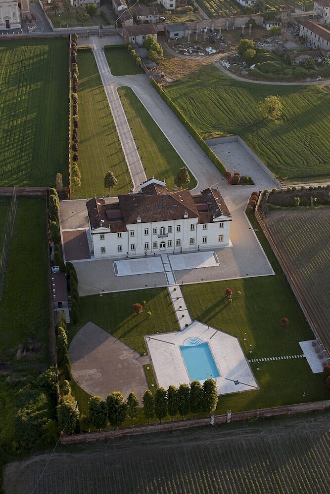 Villa Cornaro Tourist Suites