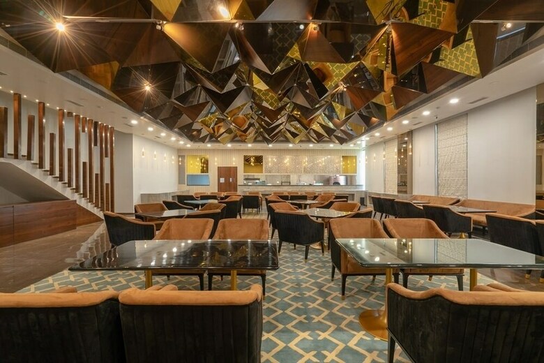 Hotel The Radiant Resort