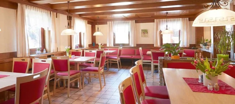 Posada Gasthof Zum L�wen Enzkl�sterle