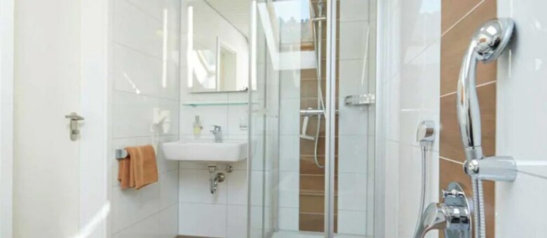 Posada Gasthof Zum L�wen Enzkl�sterle