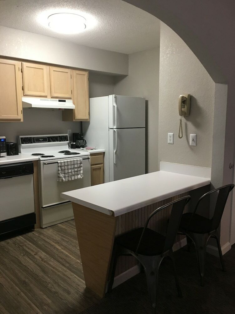 Aparthotel Ambassador Inn And Suites