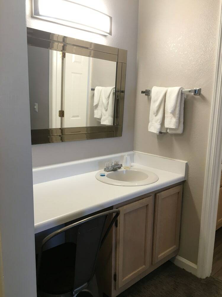 Aparthotel Ambassador Inn And Suites