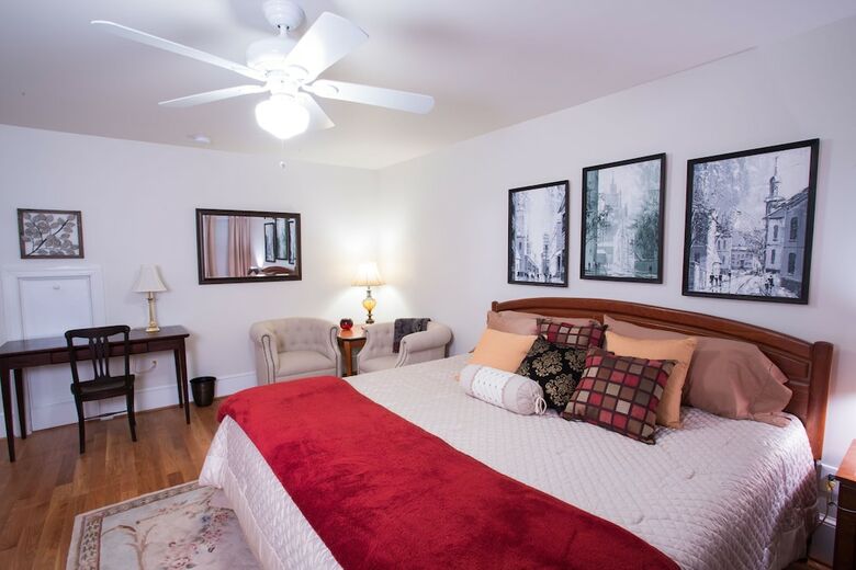 Bed & Breakfast Loudoun Valley Manor