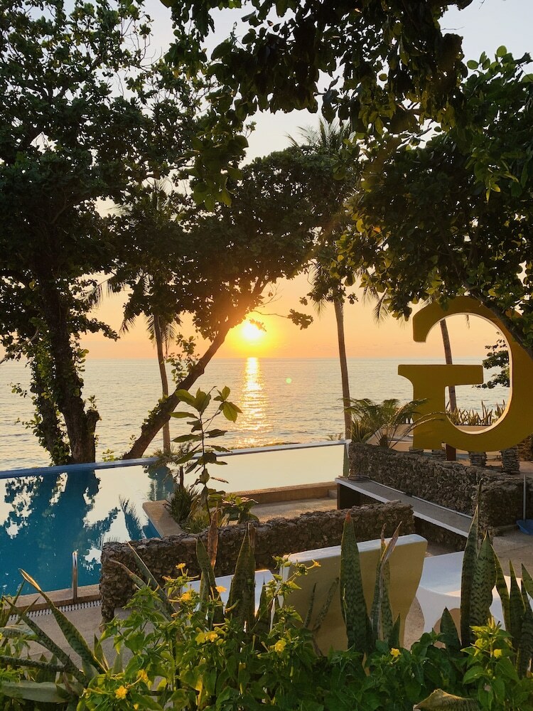 Hotel G Beach Resort And Restobar