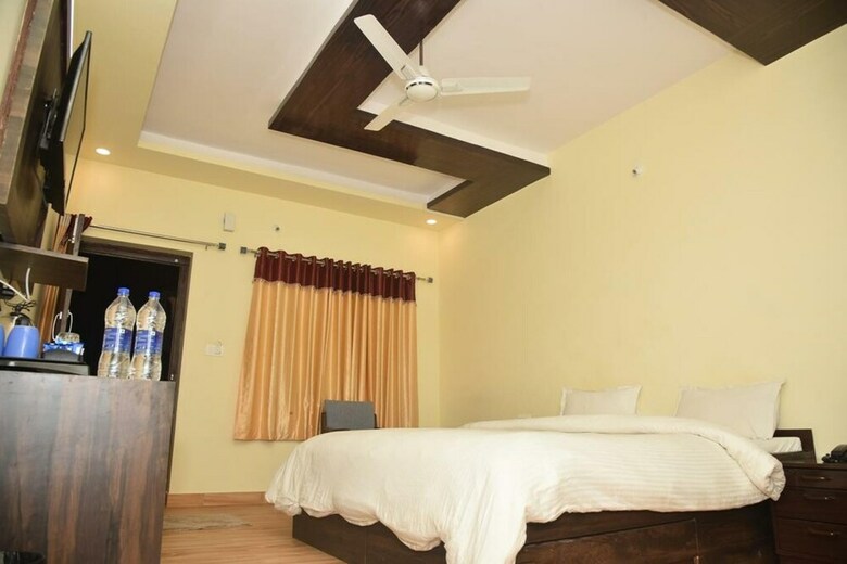 Man Singh Hotel And Resorts